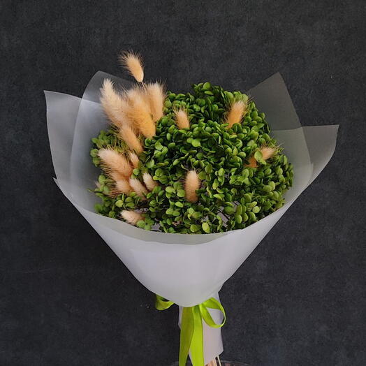 Весенний букет с лагурусом и стабилизированной гортензией 💚