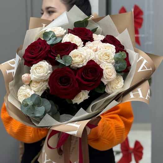 Пион розы с красными️