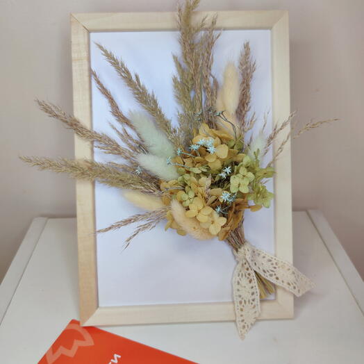 Мини-букет из сухоцветов в рамке