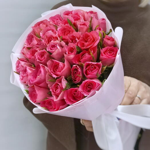 букет из розовых роз 35 шт