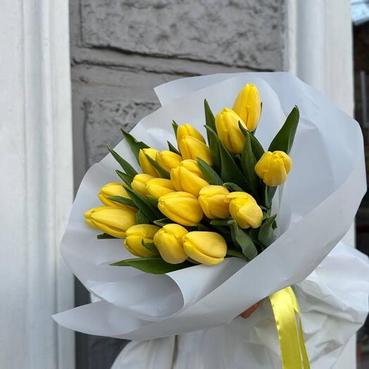 Тюльпана желтые 19 шт
