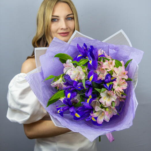Букет Ирисы и Альстромерия