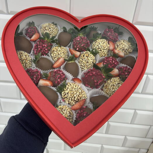 Клубника в шоколаде набор "Сердце"