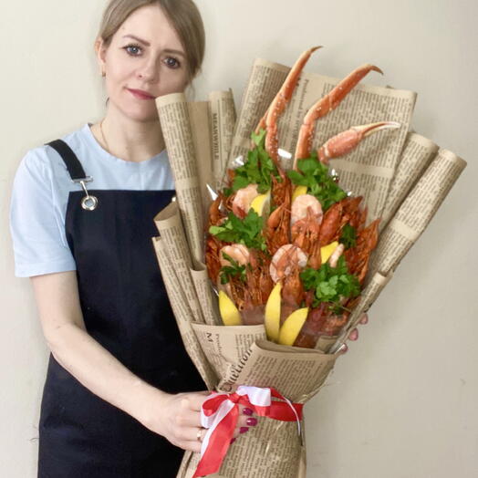 Букет с раками и клешнями краба стригуна