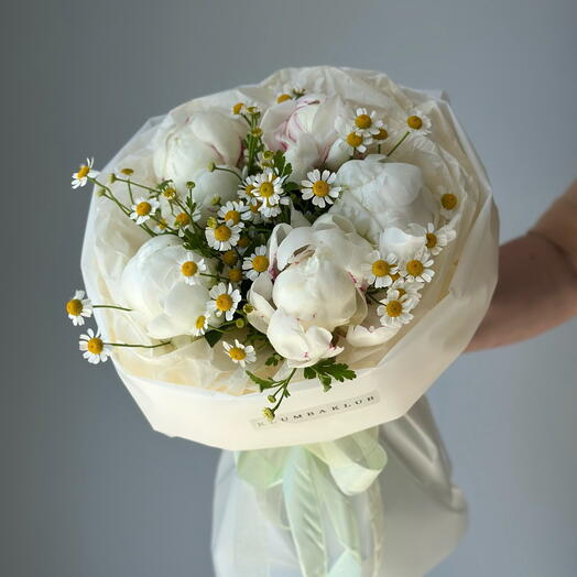 Букет белые пионы и ромашки 🤍🌼