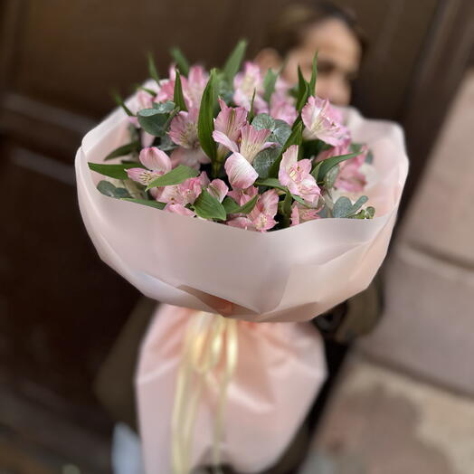 Нежный букет из 7 альстромерии 🌸