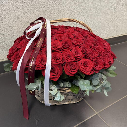 101 Роза в корзине розы Эквадор