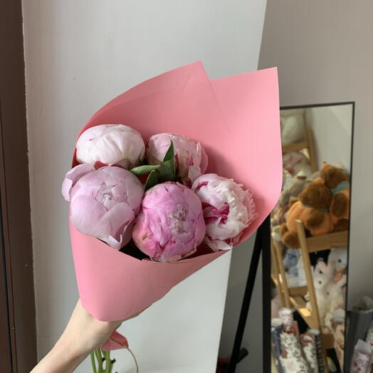 Комплимент из пионов💗