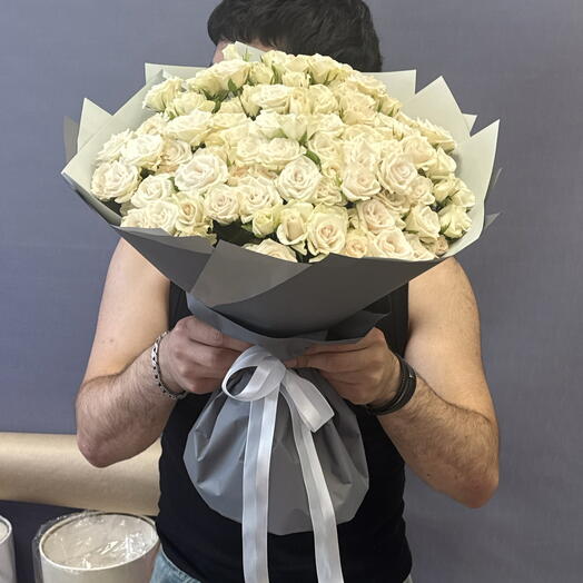 Моно букет с кустовой розой🌹