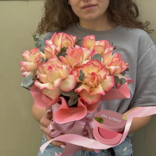Ароматный Дофаминовый цилиндр с Французскими розами + подарок от Vivienne Sabo — румяна MACARON