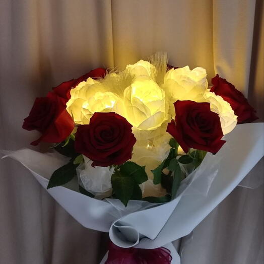 Bouquet "Magic" 11 Roses Ecuador and 9 Peony with led lights. Combo luxury style in textile design