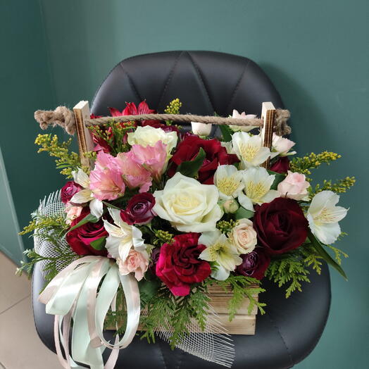 🌹🌹🌹Композиция из роз и альстромерий 2