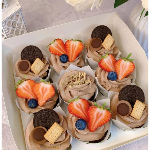 Cupcakes "Assorted" 12 pcs