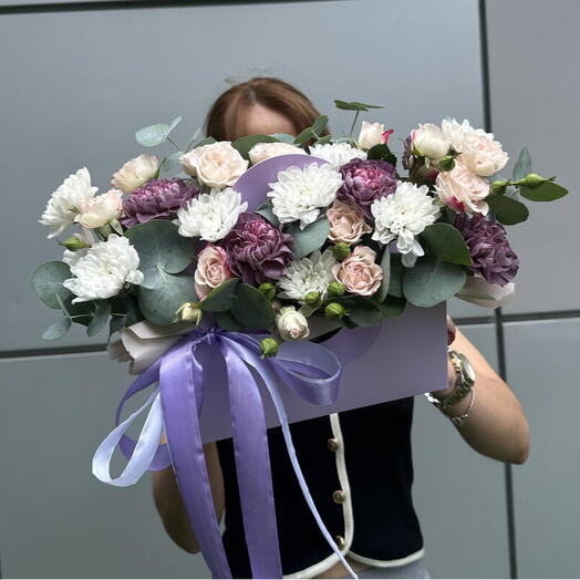 Стойкая трендовая композиция из диантусов ,кустовых хризантем , кустовых роз сорта Рефлекс 💙