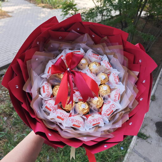 Букет из конфет Ферреро и Рафаэлло