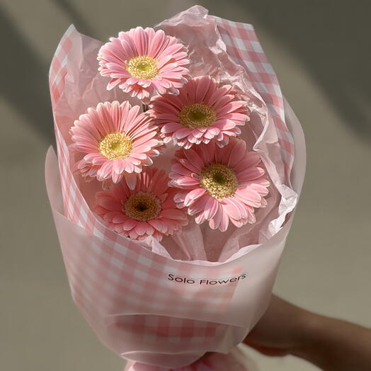 The bouquet of five gerberas