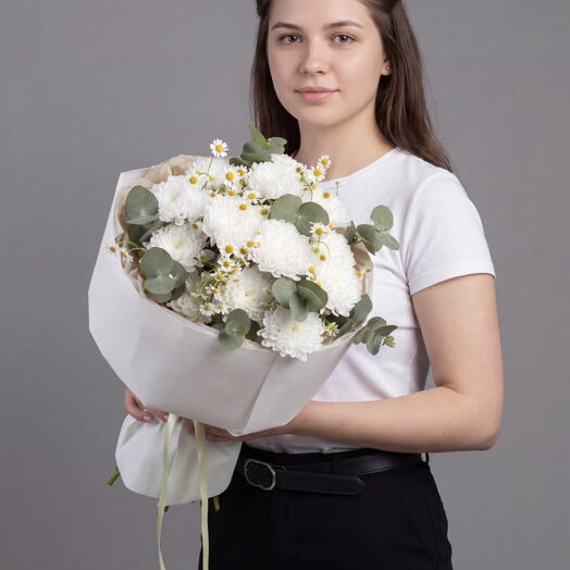 Букет из хризантем и ромашек