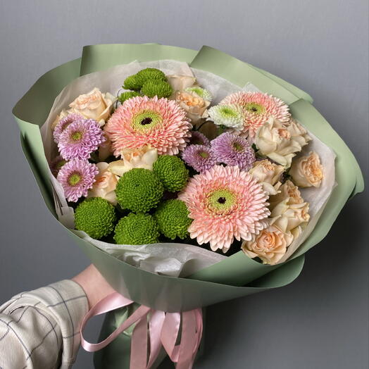 Букет с герберами и кустовыми розами 🌼