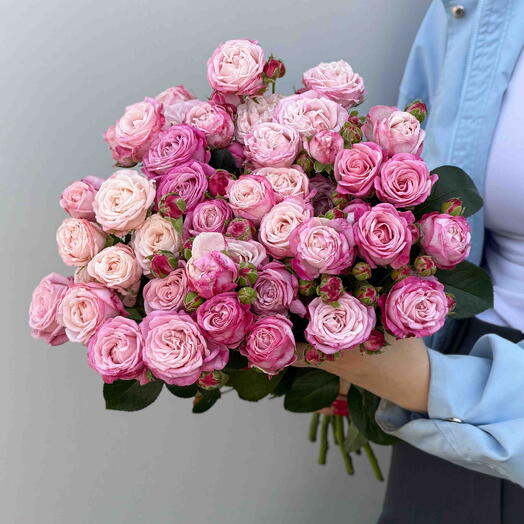 Букет из 11 кустовых роз Lady Bombastic