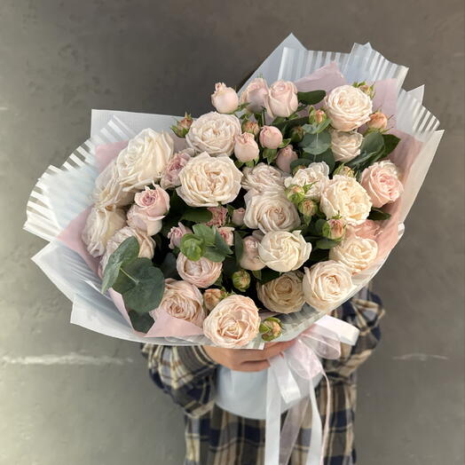 Нежные кустовые розы🌸