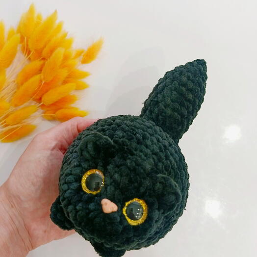Игрушка мягкая котик черный вязаный на подарок