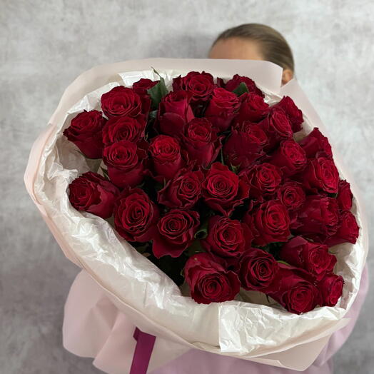 Букет из 35 бордовых кенийских роз