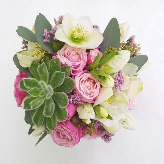 Pink bouquet with succulents