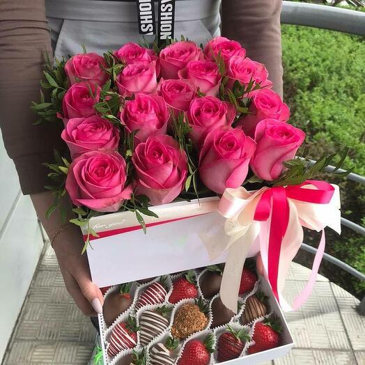 Шкатулка L с розами Эквадор и клубникой в шоколаде