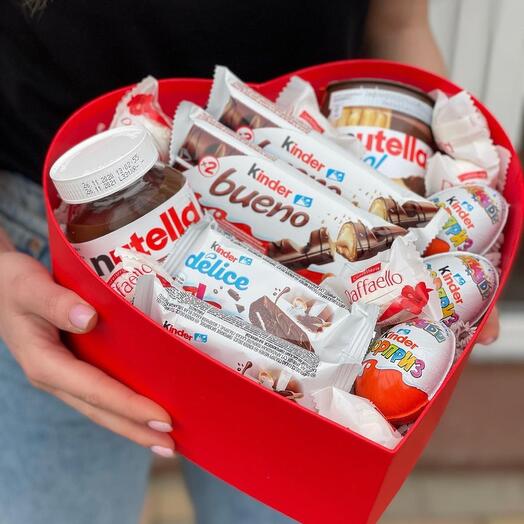 Сердце со сладостями kinder
