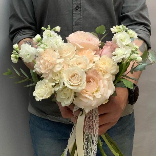 Wedding flowers in Moscow Buy a fresh bridal bouquet online with delivery Flowwow