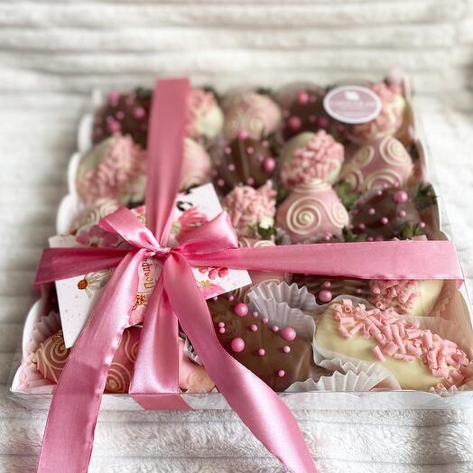 Клубника и бананы в шоколаде микс