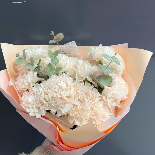 Monobucket of delicate peach dianthuses