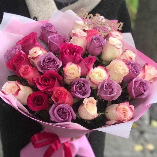 31 rosas con decoración