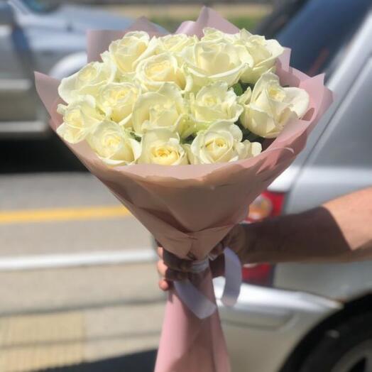 15 rosas blancas