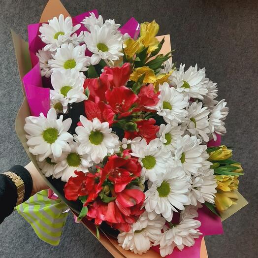 Chrysanthemums with alstroemeria