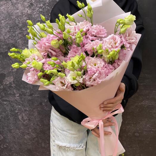 Bouquet of pink eustoma