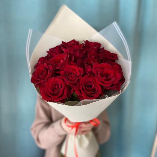 Красные розы 15 штук для мамы
