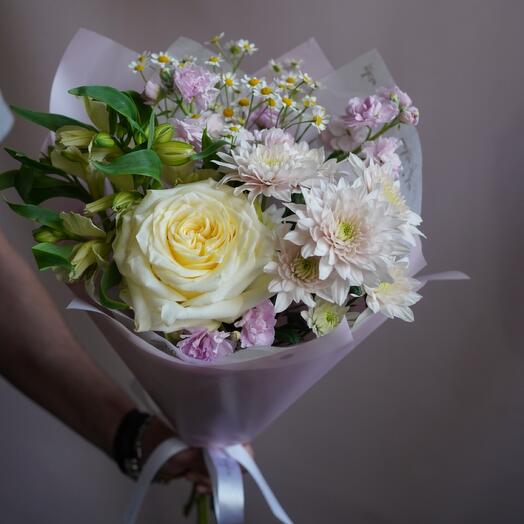 Un ramo de piropos con una rosa