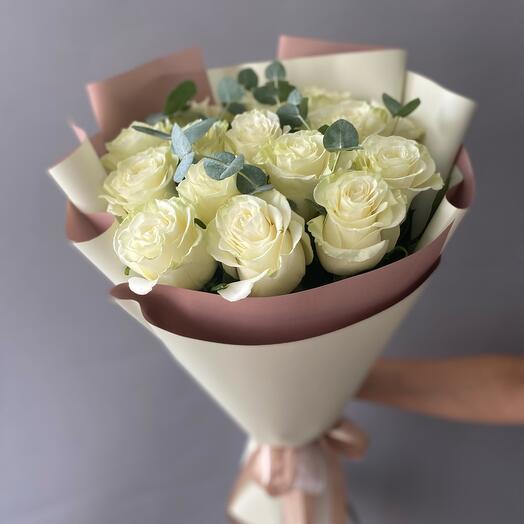 Bouquet of 15 white fragrant roses with eucalyptus