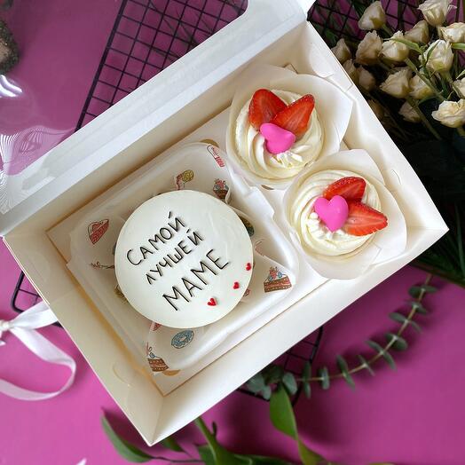 Подарочный набор «Самой лучшей маме» бенто-торт и 2 капкейка