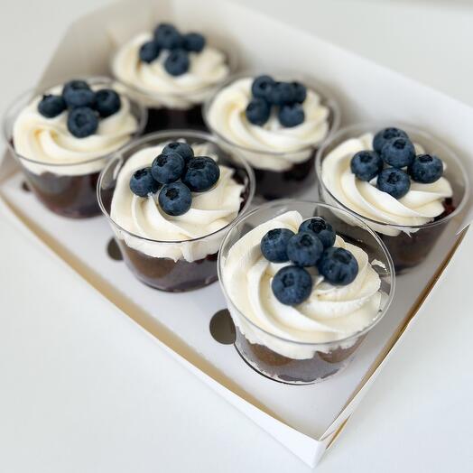 Chocolate trifles with blueberries 6 pcs as a gift for dad