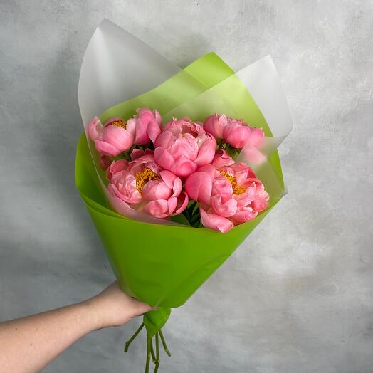 5 коралловых  пионов