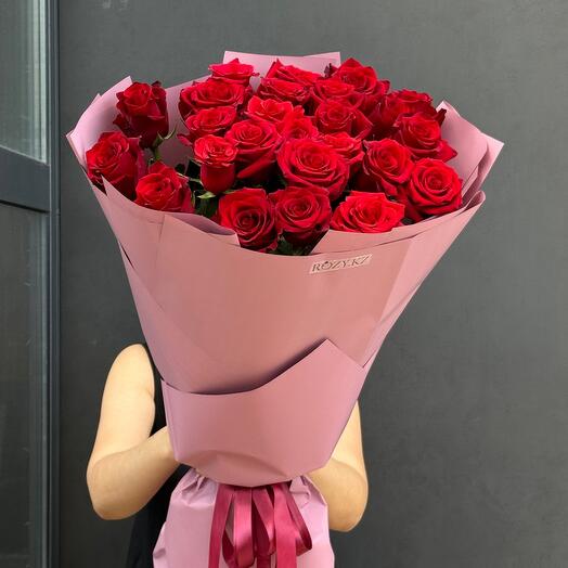 Букет из 25 метровых роз (90-100см)