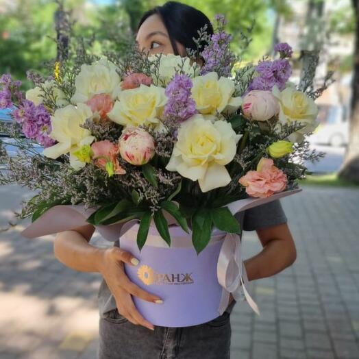 Красивый Евро букет в коробке от Оранж Алматы