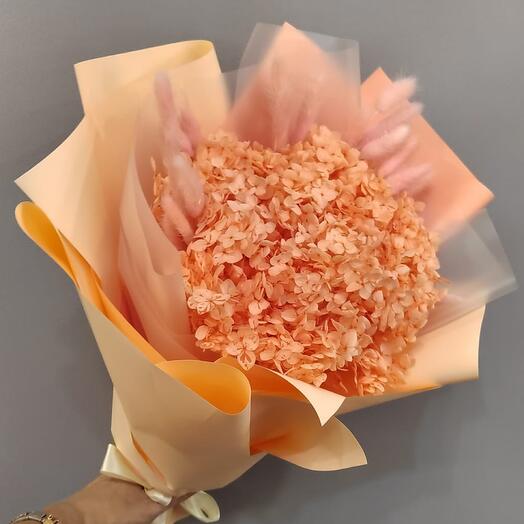 Авторский букет из крупной гортензии ( стабилизированные)