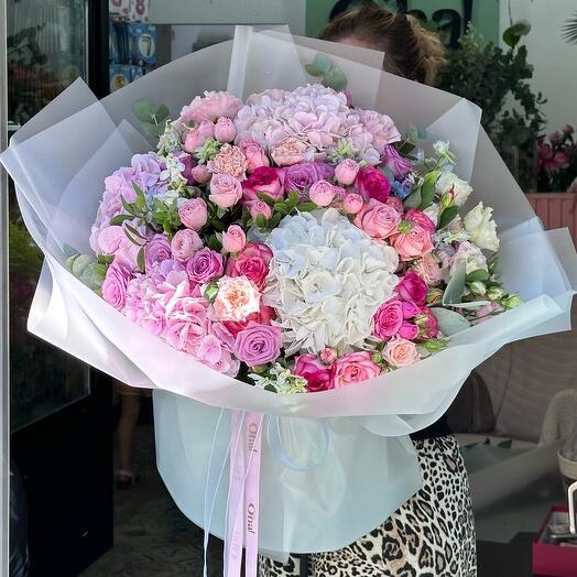 Hydrangea and roses XL bouquet