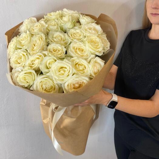 31 white roses