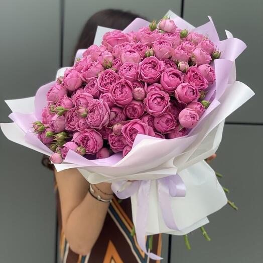 31  пионовидных роз