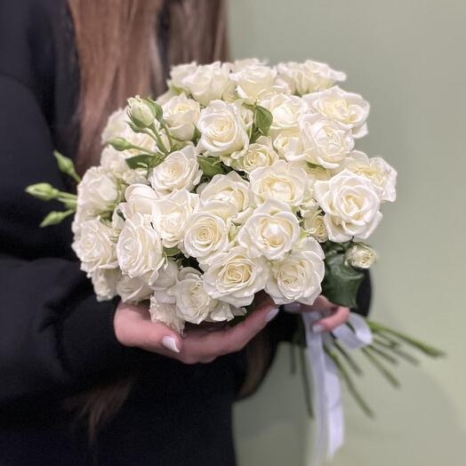 Букет из кустовых роз