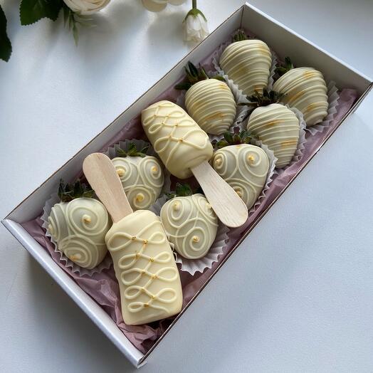 Клубника в нежном белом шоколаде Callebaut